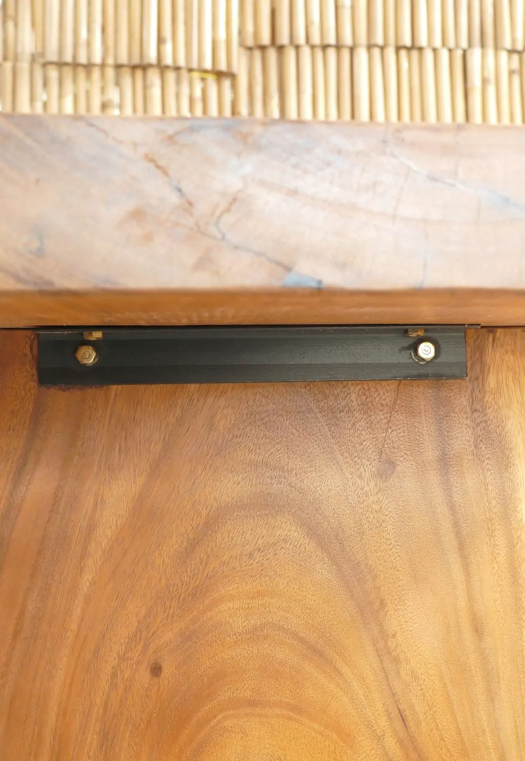  Product image 11 of the product “Natural Wood Table suar with wodden legs, 256cm length, 85cm widt, 78.5cm height. Table top 7cm thickness ”